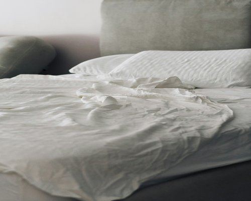 Cozy bed setting for good sleep